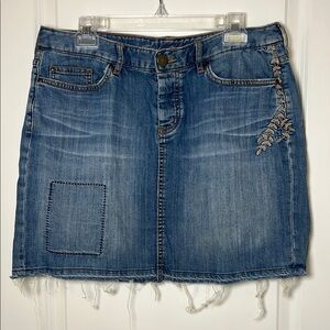 Eddie Bauer Denim Blue Mini Skirt Embroidered Embellishments Size 10